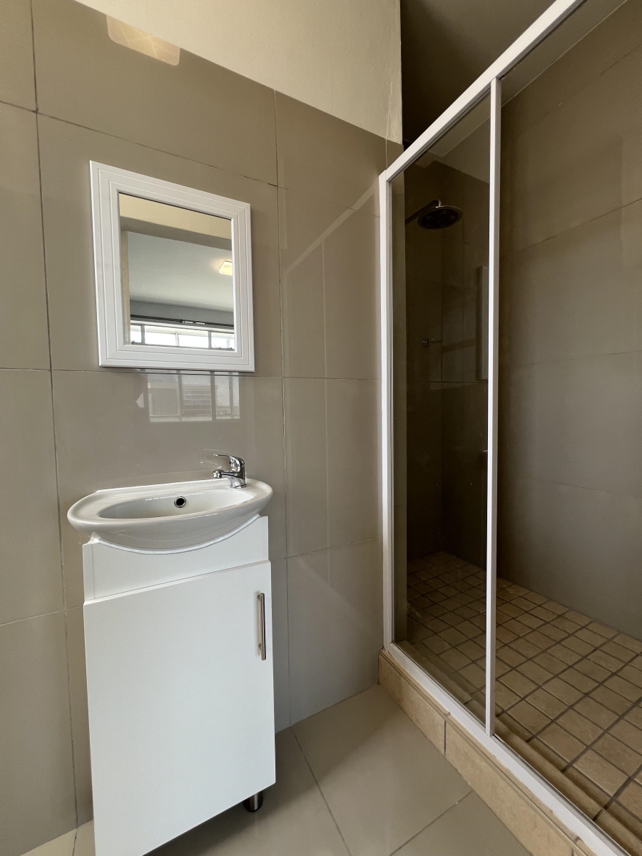 To Let 4 Bedroom Property for Rent in Van Ryneveld Western Cape
